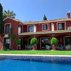 Nabrisa Marbella, 5 Bedroom, Private Pool, Garden, Bbq Villa